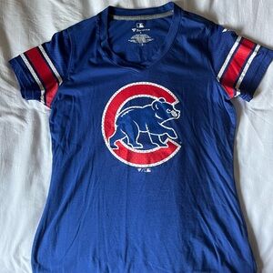 Women’s size small Cubs tshirt